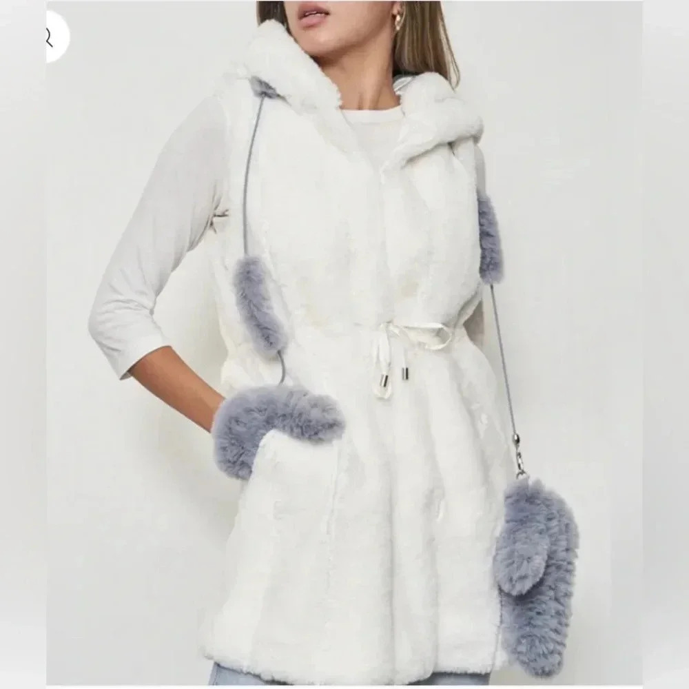 Furious Fur | Bunny Hop String Mittens - Faux Fir